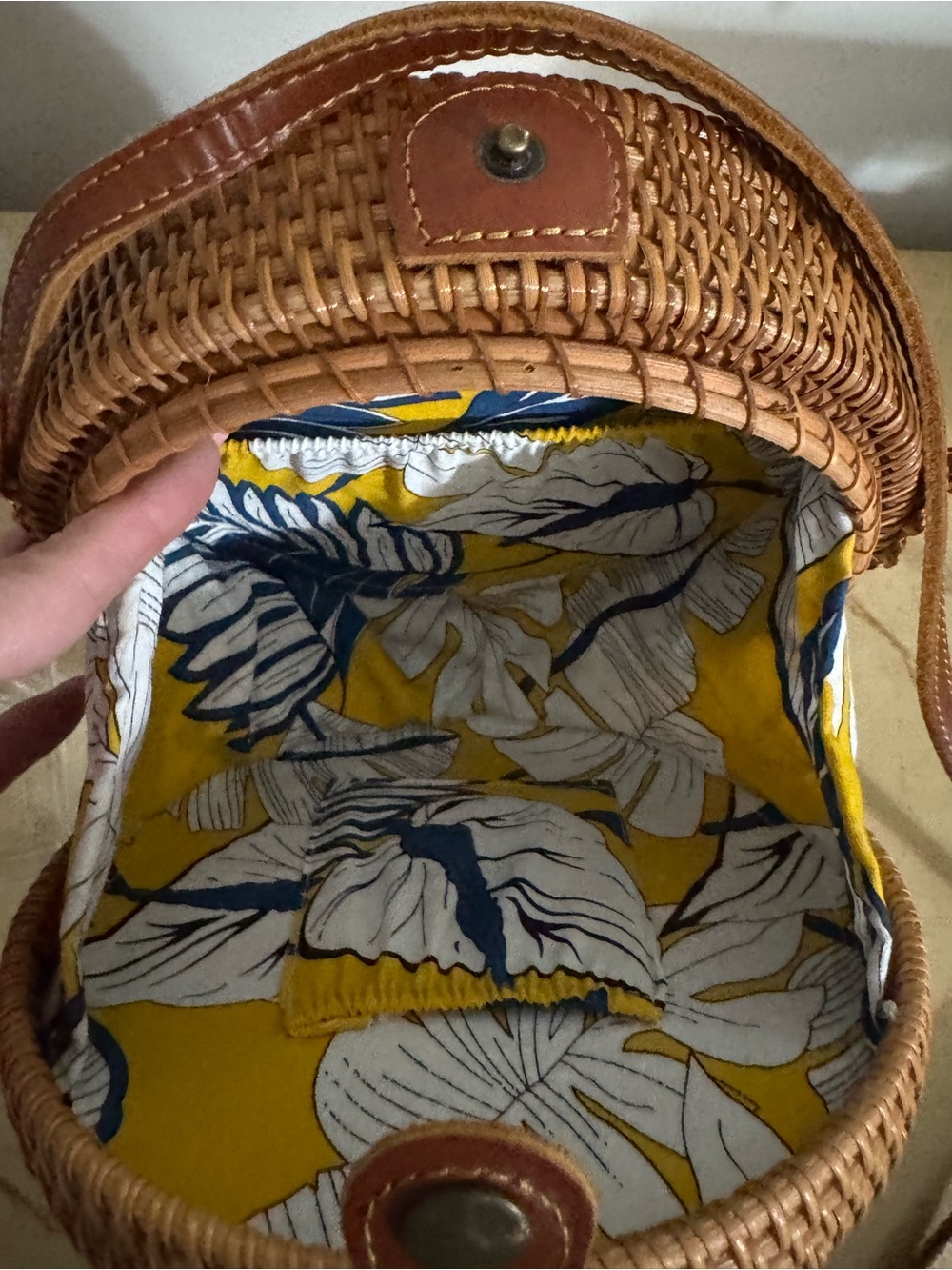 Round Woven Crossbody Bag in Natural Brown NWOT - Picture 7 of 12